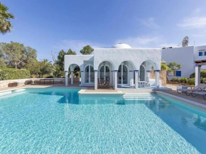 Hotel Private villa with inviting space